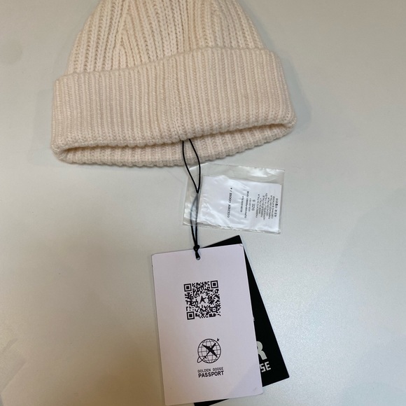 Golden Goose Damian Star Beanie in Off White sz Small New with Tags - Picture 5 of 5